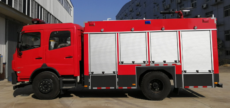 J �|�L��ĭ����܇ ˮ��3.9    ��ĭ1.5